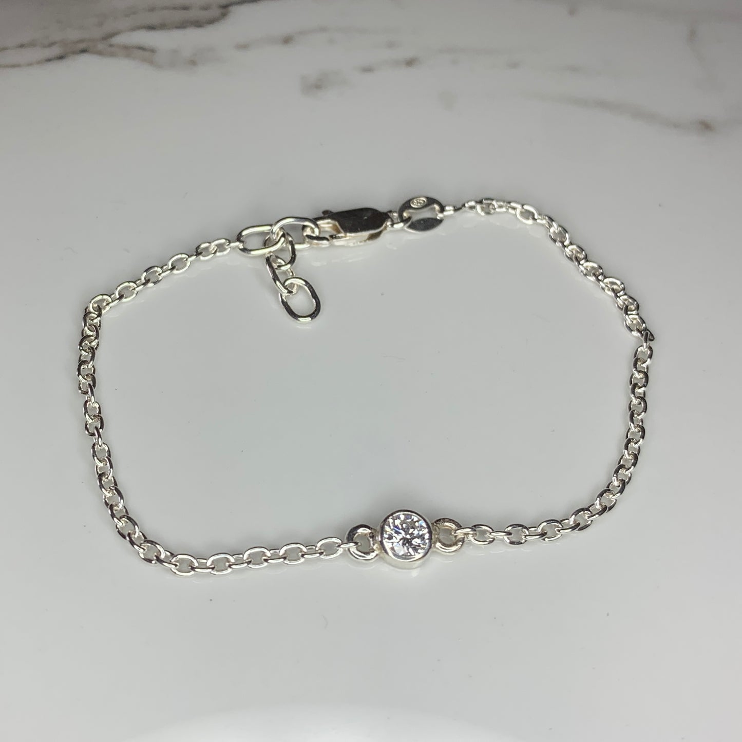Solitaire Bracelet with 4mm, 0.10ct. Diamond