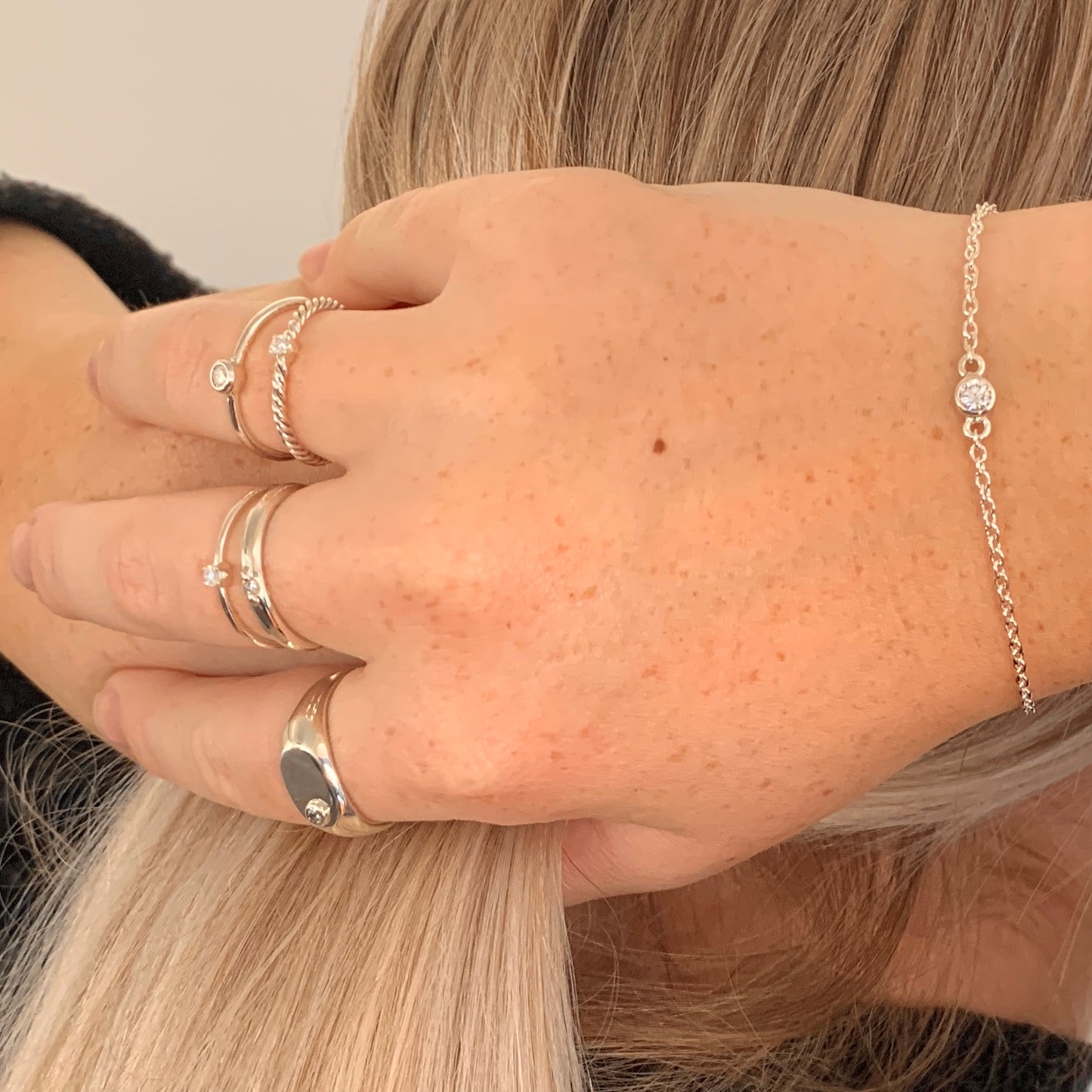 Solitaire Bracelet with 4mm, 0.10ct. Diamond