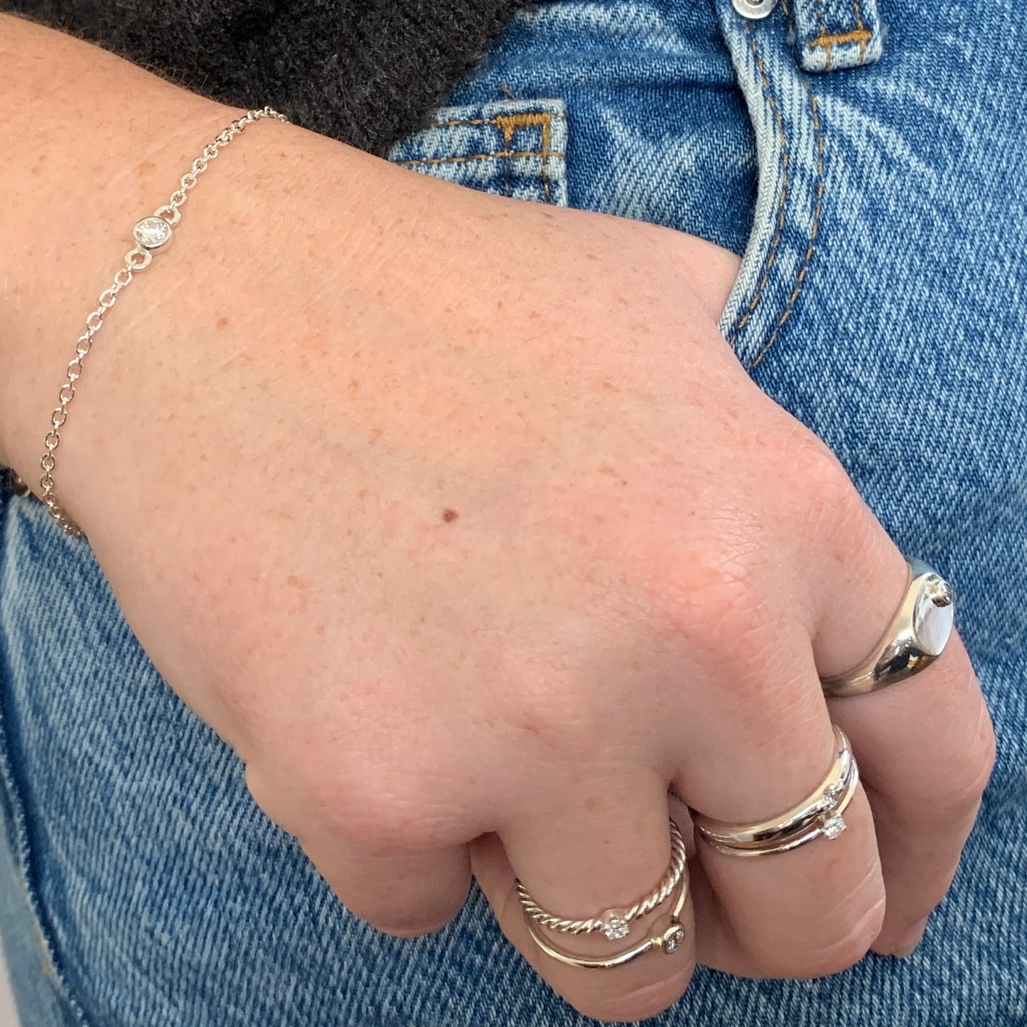 Solitaire Bracelet with 4mm, 0.10ct. Diamond