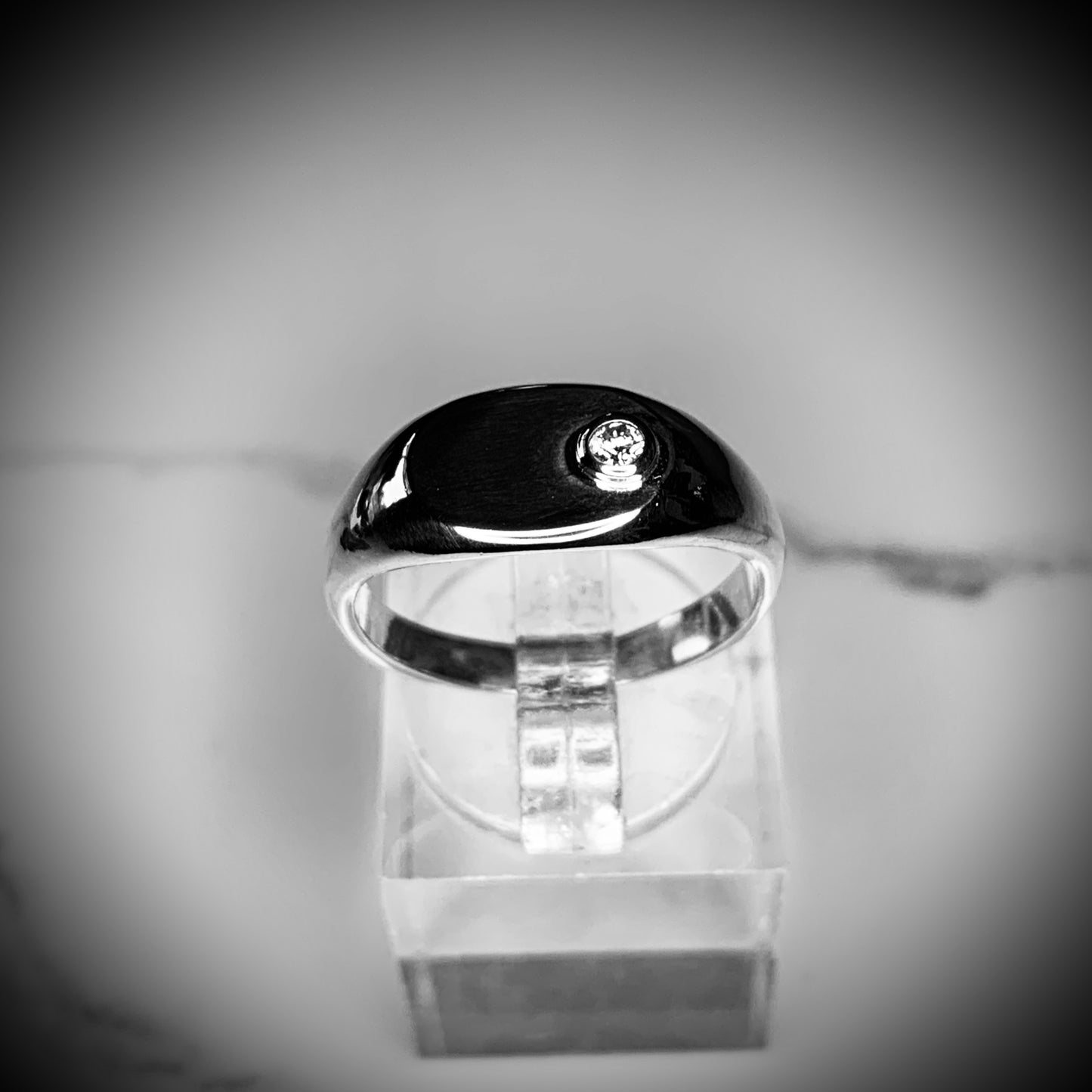 Signet Ring with 2.5mm, 0.06ct. Diamond.
