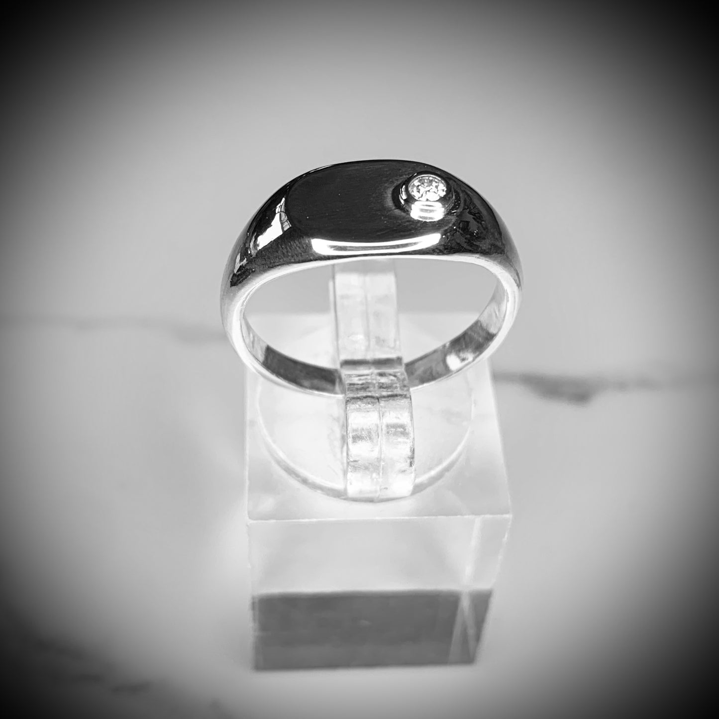 Signet Ring with 2.5mm, 0.06ct. Diamond.