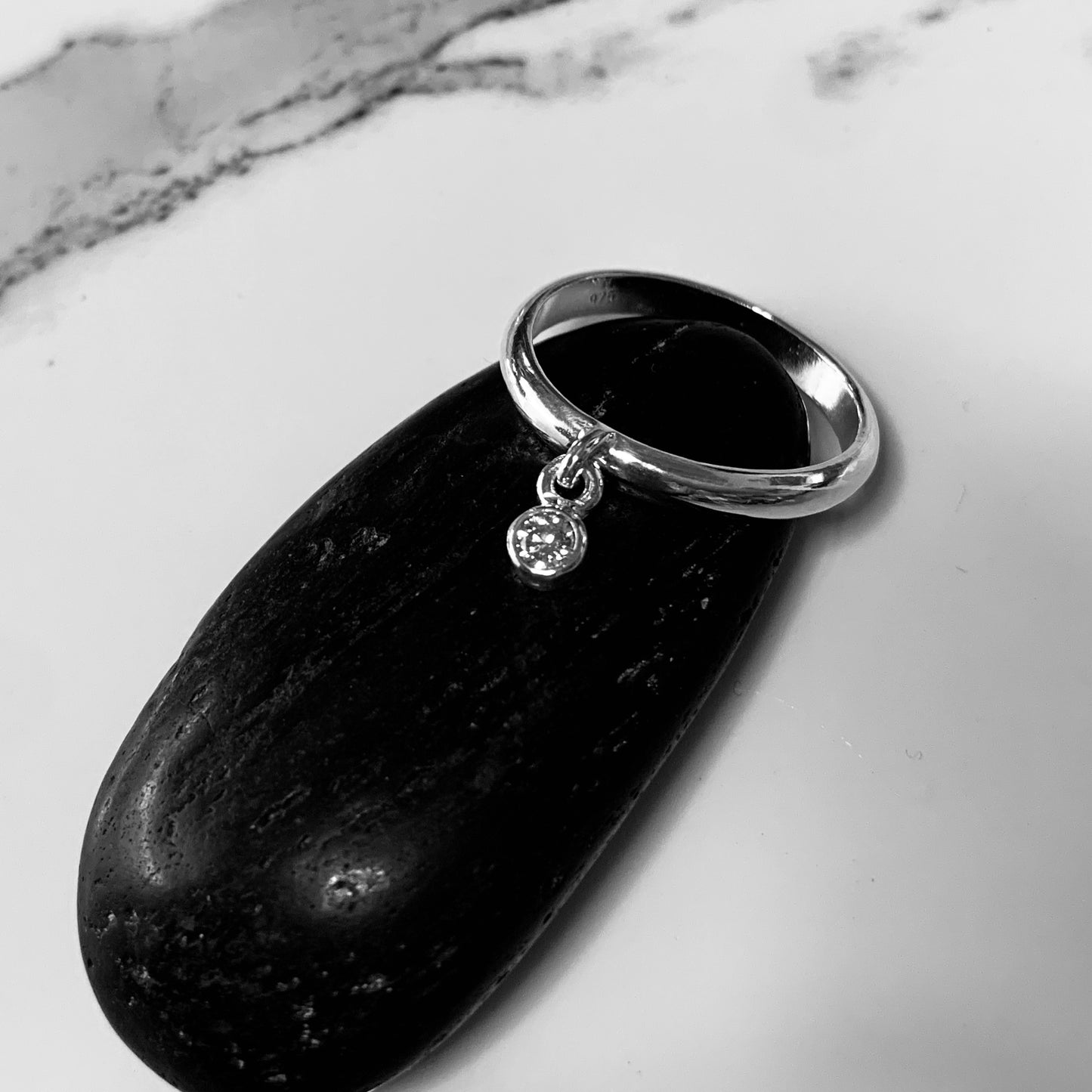 Charm Ring 3mm, 0.10ct. Diamond