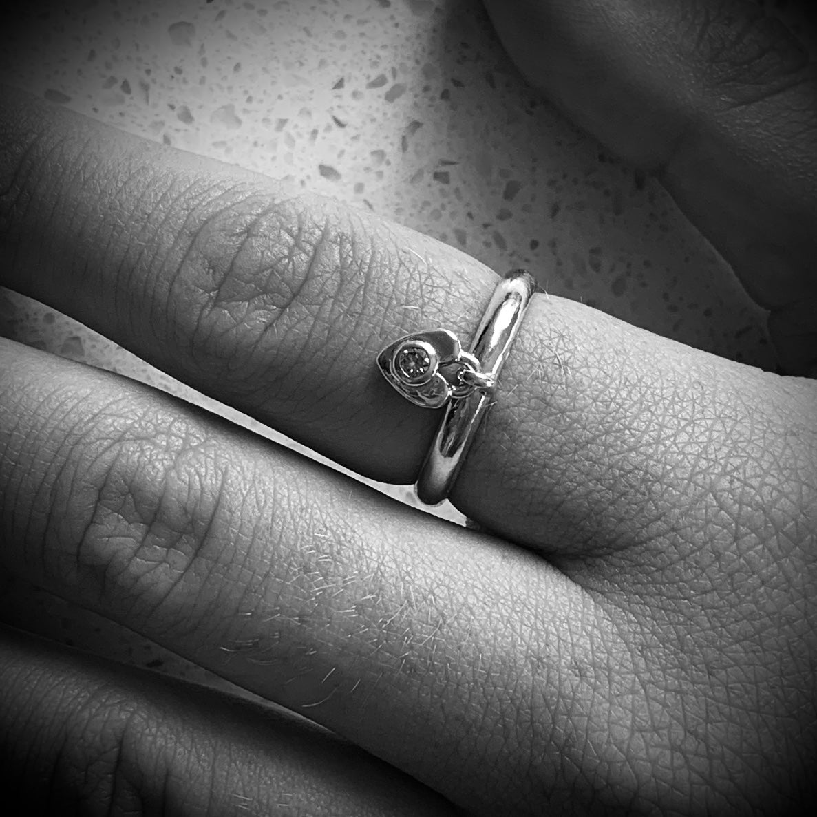 Charm Ring Heart with 2.5mm, 0.06ct. Diamond