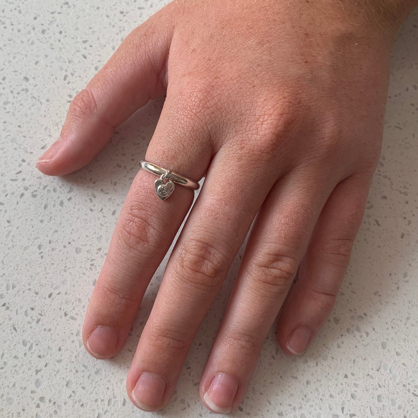 Charm Ring Heart with 2.5mm, 0.06ct. Diamond