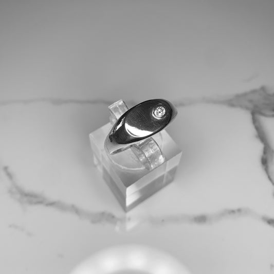 Signet Ring with 2.5mm, 0.06ct. Diamond.